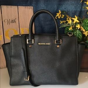 Michael Kors Selma bag